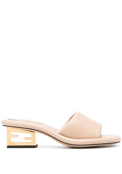 Mules in pelle di vitello beige cipria con punta squadrata FENDI | 8R8412-NBAF1KCU