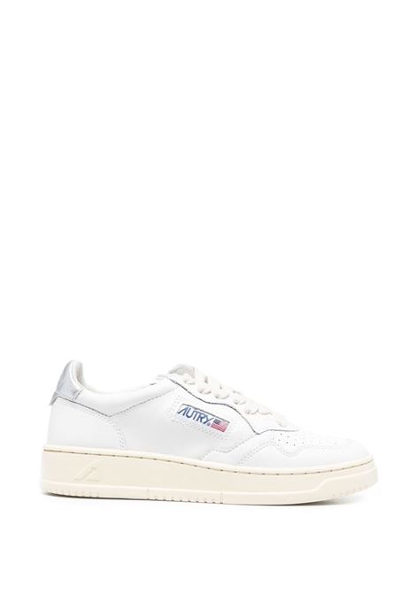 Sneakers basse in pelle bianca e argento con punta tonda AUTRY | AULW-LL05WHT/SILVER
